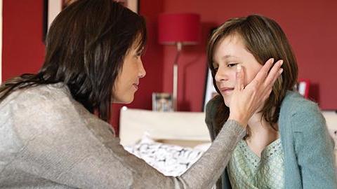 Νέα σχέση μετά το διαζύγιο; Πώς να προετοιμάστε το παιδί