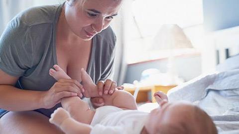 Πόσο καιρό χρειάζεται μια νέα μαμά για να προσαρμοστεί στον καινούριο της ρόλο