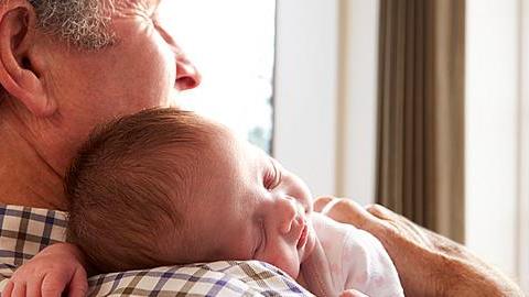 «Αγαπημένη μου εγγονή, είμαι ο παππούς σου και περιμένω πώς και πώς να γεννηθείς»