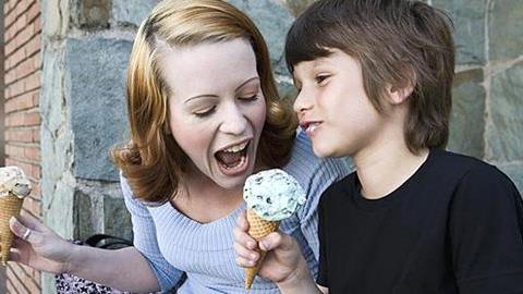 «Δεν θα ανήκω ποτέ στις cool μαμάδες και δεν έχω κανένα πρόβλημα μ’ αυτό!»