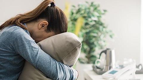 «Μετά το διαζύγιο μπες σε σχέση όταν νιώσεις έτοιμη και όχι όταν νιώθεις μοναξιά.» 