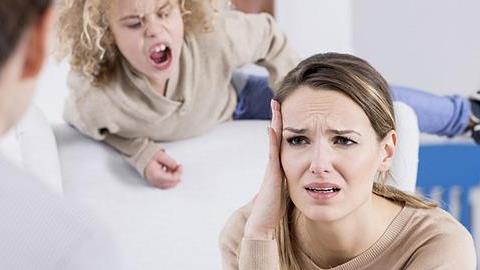 Πώς να διαχειριστείτε τις στιγμές που νιώθετε να αντιπαθείτε το παιδί σας