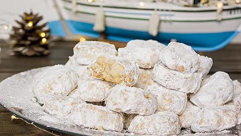 Φτιάξτε λαχταριστούς κουραμπιέδες «ζαχαροπλαστείου» σε 5 απλά βήματα