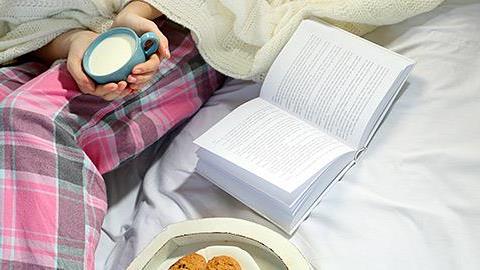 Τι να μην τρώτε πριν τον ύπνο για να κοιμάστε καλύτερα 