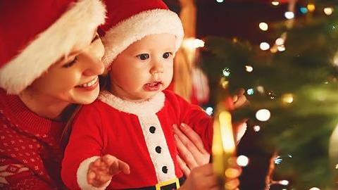 Τα πρώτα μου Χριστούγεννα με το μωρό μου 