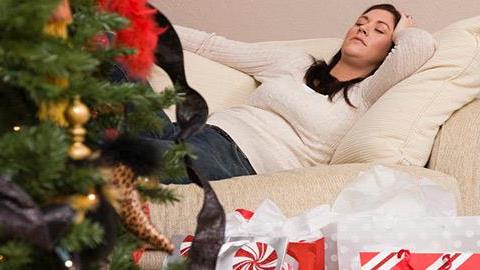 Τα βάρη που σηκώνεις μόνη σου (και) τα Χριστούγεννα αν είσαι μαμά