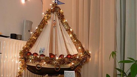 Τι συμβολίζουν τα πιο γνωστά ελληνικά χριστουγεννιάτικα έθιμα