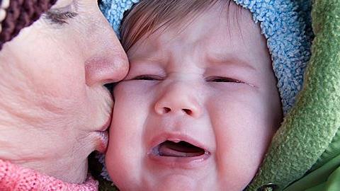 Το μωρό μου δεν θέλει τα πεθερικά μου που θα τον κρατήσουν όταν επιστρέψω στη δουλειά