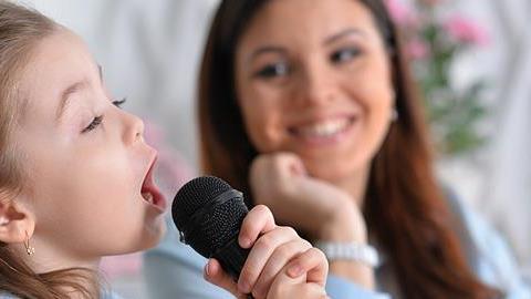 «Εγώ κι εσύ μαζί» και 7 ακόμα παιδικά τραγούδια που δεν είναι μόνο...για παιδιά