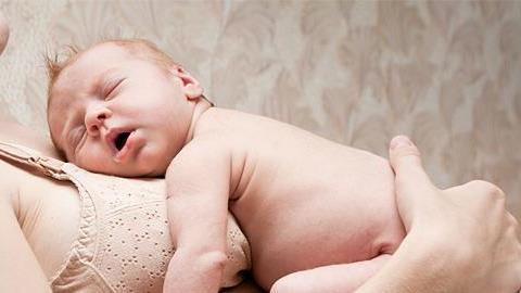 «Πώς θα ήθελα να με είχε βοηθήσει ο άντρας μου αφού γέννησα» 