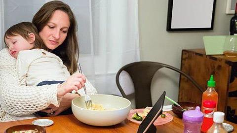 «Τι κάνεις όλη μέρα στο σπίτι;»: Μια μαμά δίνει την δική της απάντηση