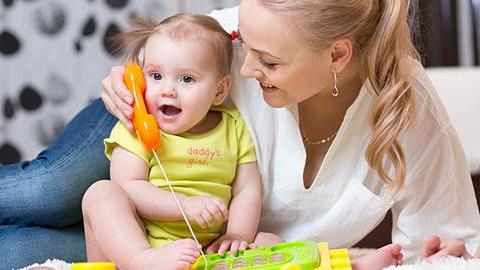 «Πότε θα μιλήσει;»: Τι πρέπει να έχει πει μέχρι την ηλικία των 5