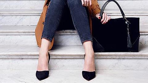 Πώς να συνδυάζετε σωστά την τσάντα με τα παπούτσια