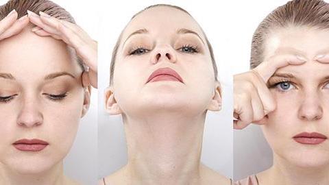 6 ασκήσεις για το πρόσωπο για να προλάβετε τις ρυτίδες