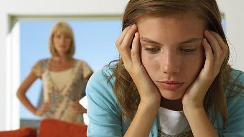  «Ακόμα κι αν με απορρίπτεις, ξέρω ότι μ’ αγαπάς»: Το γράμμα στην κόρη μου που μπαίνει στην εφηβεία