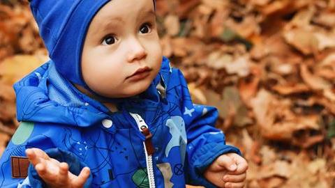 «Γιατί, μαμά;»: Πώς να απαντάτε στα χιλιάδες «γιατί» των παιδιών