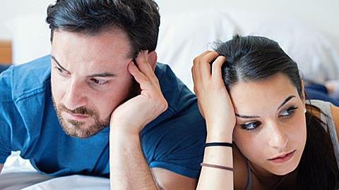 Με τον σύζυγό μου δεν περνάω καλά σεξουαλικά από την αρχή της σχέσης. Τι να κάνω;