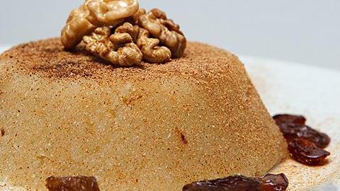 Ο τέλειος σιμιγδαλένιος χαλβάς: 3 κορυφαίοι σεφ προτείνουν 