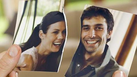 Είναι λάθος να ξαναπαντρευτώ τον πρώην άντρα μου έπειτα από αρκετά χρόνια που έχουμε χωρίσει;