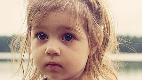 Οι συμπεριφορές που οι παλιοί δεν καταλάβαιναν ότι πληγώνουν τα παιδιά