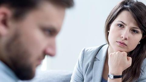 Ο άντρας μου απειλεί πως θα φύγει απ’ το σπίτι. Πώς να το χειριστώ;