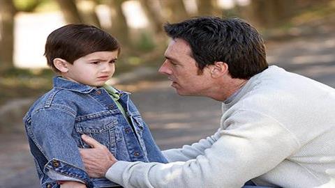 Ο γιος μου λέει στον πρώην σύζυγό μου ότι βαριέται μαζί μου κι αυτό με πληγώνει. Τι να κάνω;