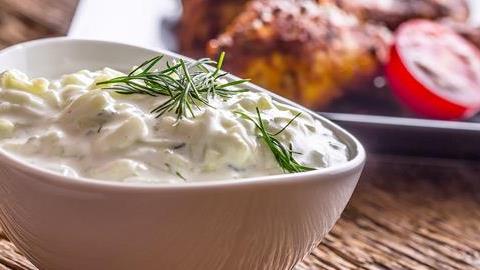 4 αλοιφές για να συνοδεύσετε το κρέας