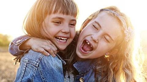 Γιατί η παιδική σου φίλη είναι τόσο πολύτιμη