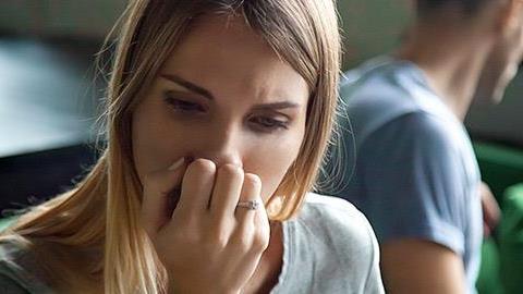  «Τι θα ήθελα να κάνεις για να μου δείξεις ότι είσαι δίπλα μου και όχι απέναντί μου»: Τα λόγια μιας μαμάς στον άντρα της