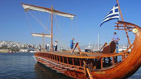 Επισκεφθείτε μία πραγματική τριήρη με τα παιδιά