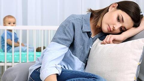 Τι είναι η επιλόχεια ψύχωση και πώς θα καταλάβετε αν κινδυνεύετε