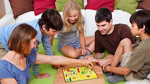 6 επιτραπέζια για όλη την οικογένεια