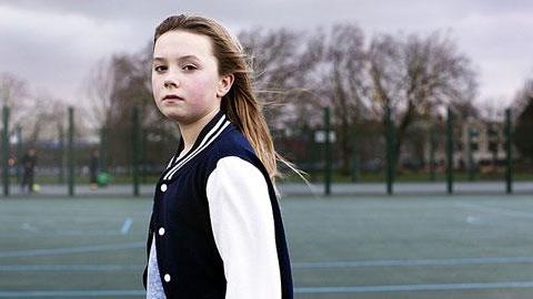 Είναι σκληρό να βλέπω τον πατέρα  μου να είναι ο τέλειος μπαμπάς με τη νέα του οικογένεια 