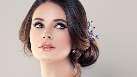 Νυφικό μακιγιάζ: πώς να μην το… παρακάνετε την ημέρα του γάμου σας