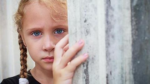 Ο πρώην σύζυγός μου έκανε έρωτα με τη νέα του σύντροφο, ενώ βρισκόταν στο ίδιο κρεβάτι η κόρη μας