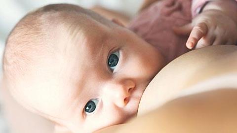 Ο θηλασμός μειώνει τον κίνδυνο καρδιοπάθειας για τις μητέρες