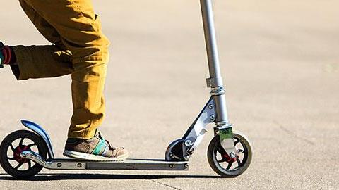 Βόλτα με πατίνια στην Αθήνα: 3 σύντομες ασφαλείς βόλτες για όλη την οικογένεια