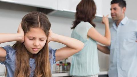Τι πρέπει να προσέχετε όταν τσακώνεστε μπροστά στα παιδιά