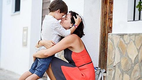 Να γίνουμε καλύτερες μαμάδες για τα παιδιά μας, όχι για τον περίγυρο!