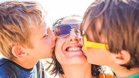 «Ήρθες δεύτερο στη ζωή μου: όχι δεν μ' έκανες μαμά... μ' έκανες καλύτερη μαμά!»