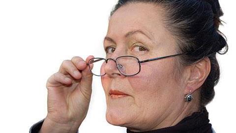 8+1 αναγνωριστικά σημάδια της κακής baby sitter