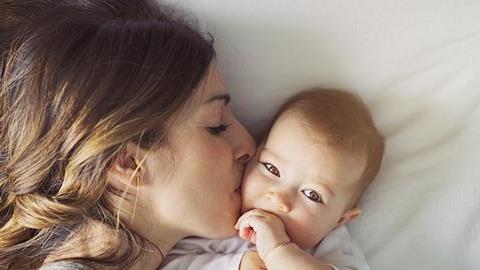 Γιατί το να είσαι μητέρα δεν είναι «δουλειά»