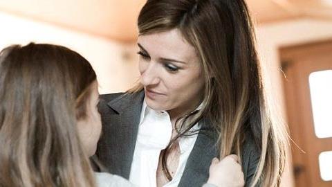 «Είμαι ευγνώμων για την κόρη μου, αλλά θέλω περισσότερα στη ζωή μου από τη μητρότητα» 