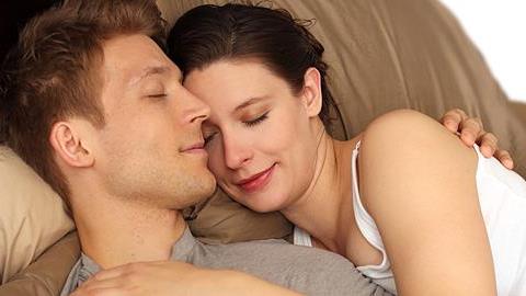 «Ο κανόνας που εφαρμόζουμε με τον άντρα μου για να παραμένει ζωντανός ο γάμος μας»