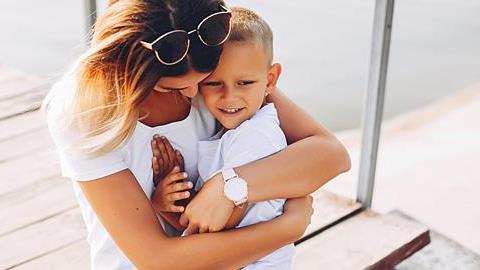 7 φράσεις για να μεγαλώσουμε τον γιο μας με αυτοπεποίθηση