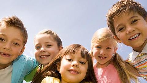 Τα ξαδέρφια ομορφαίνουν τη ζωή των παιδιών μας