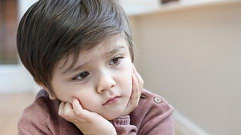 Πώς να πειθαρχήσετε ένα υπερευαίσθητο παιδί χωρίς να το πληγώσετε