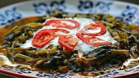 Λαχταριστό σπανακόρυζο με φρέσκια γλυστρίδα απ’ το χωριό