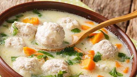 Κεφτέδες με αυγολέμονο της γιαγιάς Αλεξάνδρας από την Κρήτη