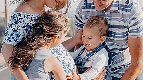 «Η μεγάλη οικογένεια είναι ευτυχία και δεν με νοιάζει τι λένε οι άλλοι»